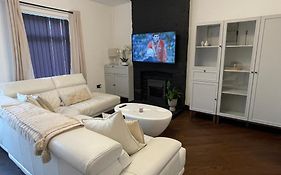 Slick Space For A Standish Stay